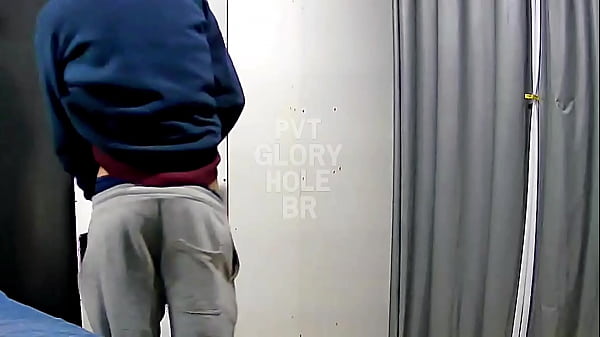 Motoboy hetero tímido do pau uncut delicioso veio gozar no GH e quase não conseguiu… Porém não desisti e consegui tirar muito leite dele!!! (COMPLETO NO RED)