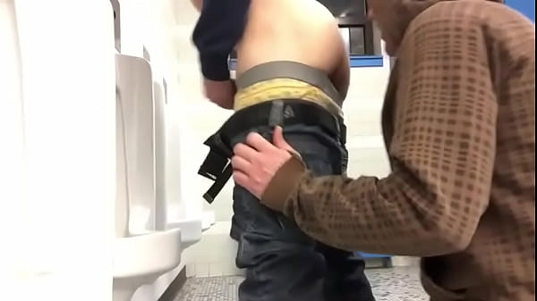 O DIÁRIO DE MAMADAS – Muleque me mamou gostoso no banheiro do cinema