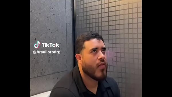 Hetero hetero hetero