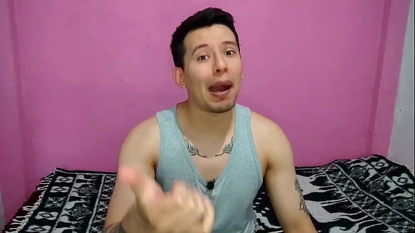 Hetero hace cruising en el vapor del club deportivo con activo dotado