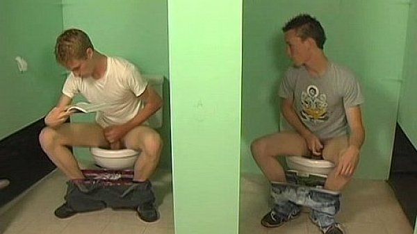 Nevin Scott tries gloryhole