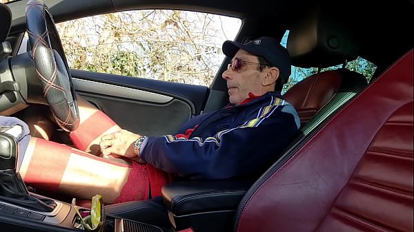 Older Male in gay area for men to see