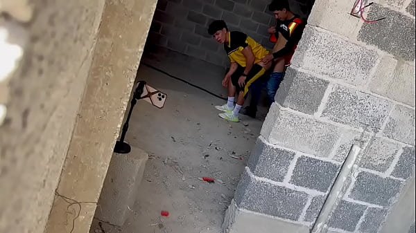 Que rico espiar en obras negras a los cabrones que hacen cruising