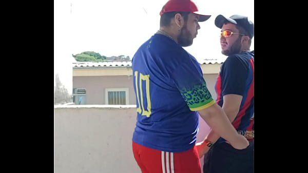 TBT Comendo o Novinho na Laje Com Todo Mundo da Quebrada Vendo – “Me Chame Para Sua Laje” feat Dorn (tags cruising ao ar livre quintal)