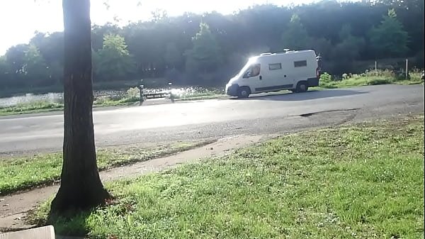 visite imprevue quand je me balade a poil a l’aire de repos