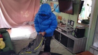 Handjob and cumshot in the sleepingbag